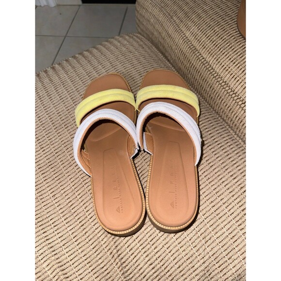 Reef Sandals - Picture 1 of 6